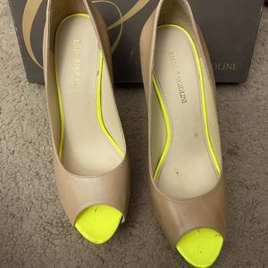Open toe pumps